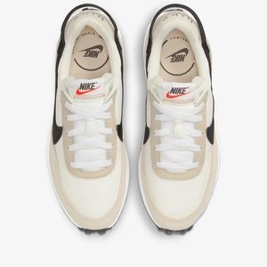 *Never worn* Nike Waffle One Women’s Sz 10.5